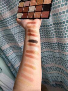 نحوه استفاده از پالت سایه چشم رولوشن مدل Reloaded Affection