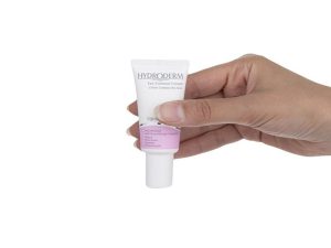 بررسی ویژگی_های کرم دور چشم هیدرودرم راه حلی جامع برای مشکلات دور چشم